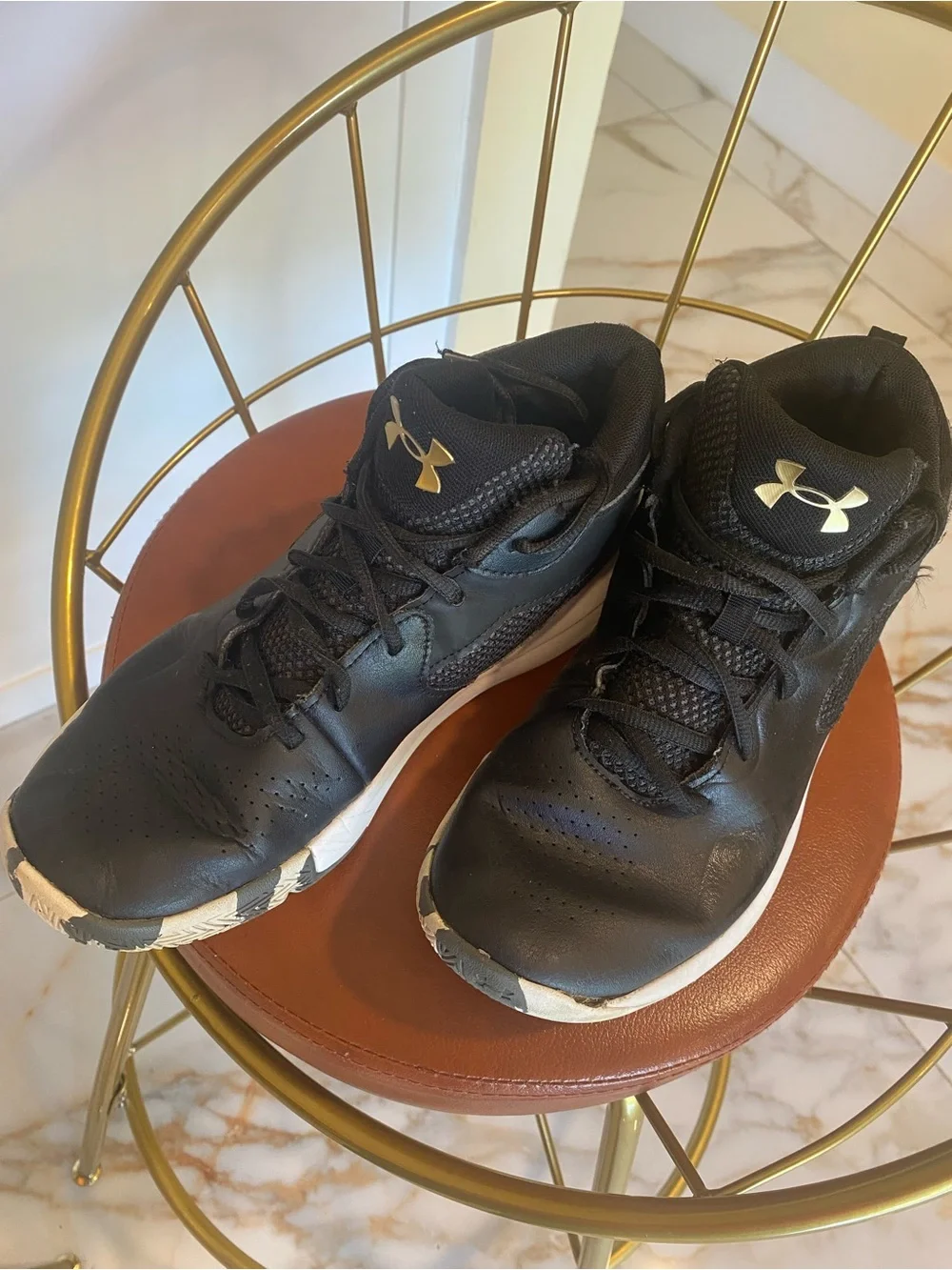 Under Armour boy Black Sneakers with Gold Logo